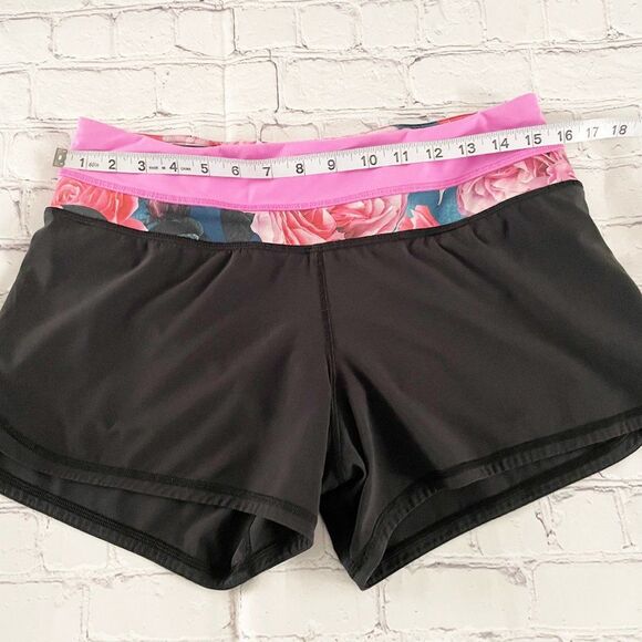 lululemon Pink Black Floral Groovy Run Short 4 Way Stretch 6 - Picture 8 of 11